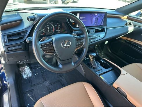 Certified 2025 Lexus ES 350 w/ Premium Package image 13