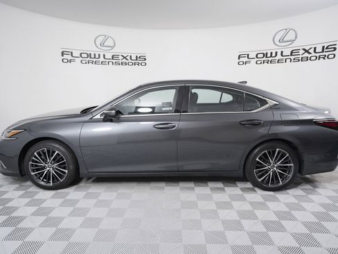 Used 2022 Lexus ES 350 image 4