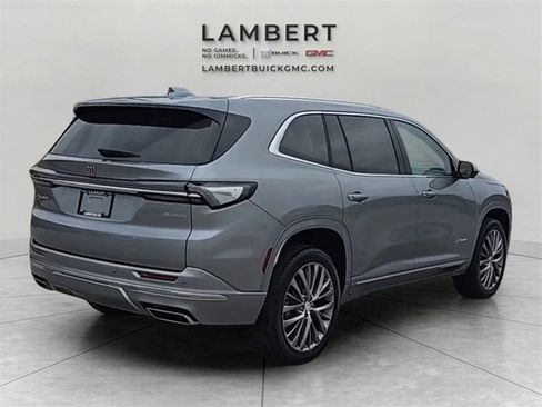 Used 2025 Buick Enclave Avenir image 6