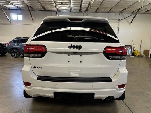 Used 2017 Jeep Grand Cherokee Altitude image 4