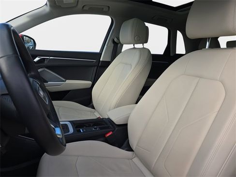 Used 2022 Audi Q3 2.0T Premium Plus w/ Premium Plus Package image 18