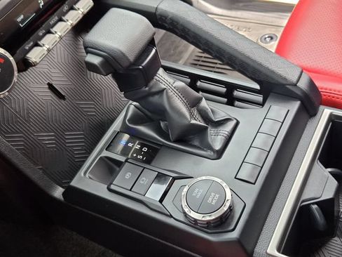 Used 2025 Toyota 4Runner SR5 RWD image 19