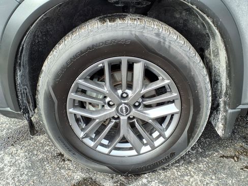 Used 2023 Nissan Rogue S image 6