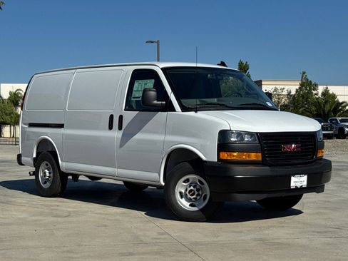New 2025 GMC Savana 2500 w/ Driver Convenience Package image 2