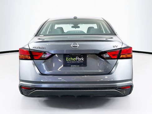 Used 2024 Nissan Altima 2.5 SV FWD image 7