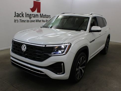 New 2026 Volkswagen Atlas SEL Premium R-Line AWD/4WD image 2