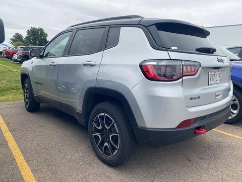 Used 2025 Jeep Compass Trailhawk AWD/4WD image 13