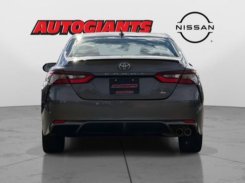 Used 2024 Toyota Camry SE image 4