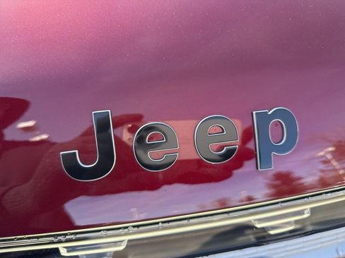 New 2026 Jeep Grand Wagoneer L 4WD w/ HD Trailer Tow Package image 11