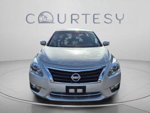 Used 2015 Nissan Altima 2.5 SV w/ Convenience Package FWD image 10