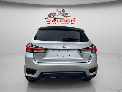 Used 2022 Mitsubishi Outlander Sport SE image 11