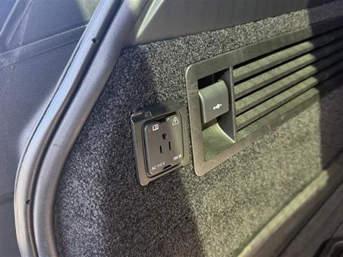 Used 2018 Land Rover Range Rover Supercharged image 20