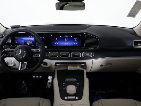 New 2026 Mercedes-Benz GLS 450 4MATIC image 4