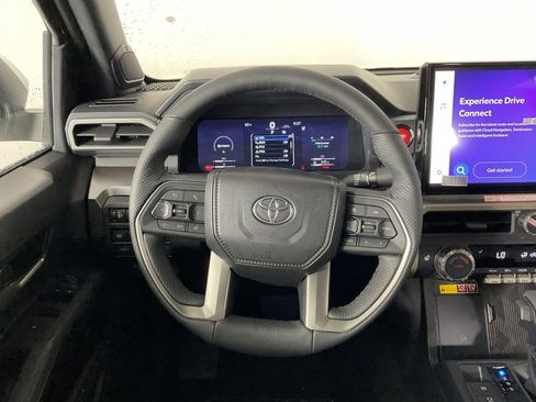 Used 2025 Toyota Tacoma 4x4 Double Cab image 12