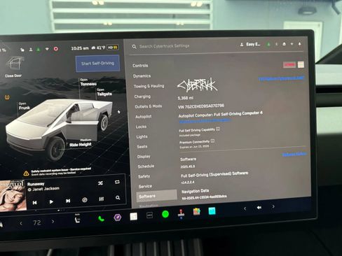 Used 2025 Tesla Cybertruck AWD Crew Cab image 8