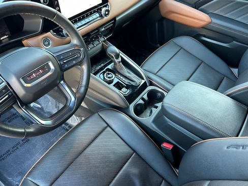 Used 2023 GMC Canyon AT4 w/ AT4 Premium Package image 10
