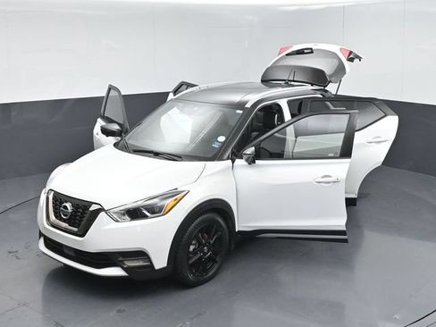 Used 2020 Nissan Kicks SR w/ SR Premium Package FWD image 53