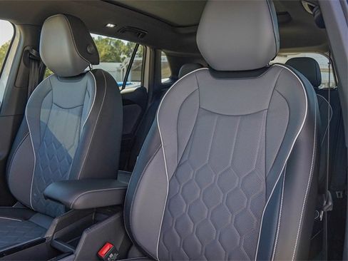 New 2026 Volkswagen Tiguan SEL R-Line image 10