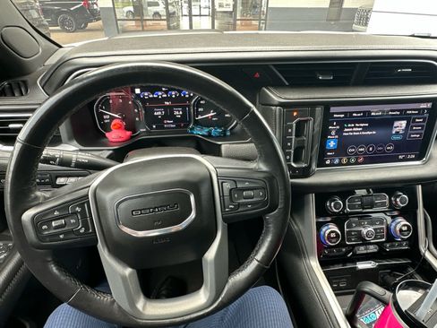 Used 2021 GMC Yukon Denali AWD/4WD image 11