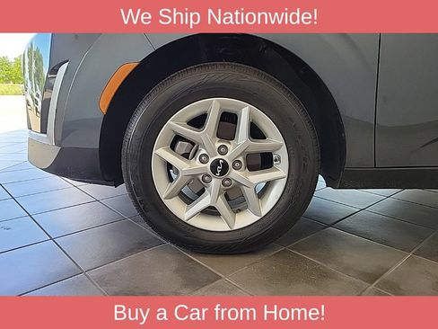 Used 2025 Kia Soul LX w/ LX Technology Package FWD image 15