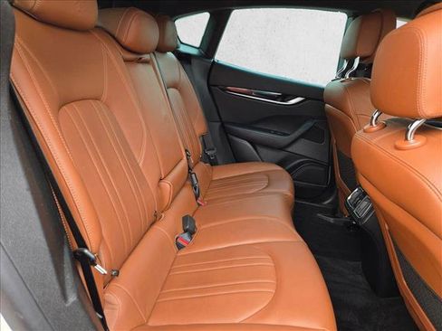 Used 2018 Maserati Levante AWD/4WD image 20