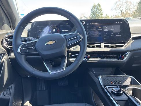 New 2026 Chevrolet Equinox LT w/ Convenience Package II image 11