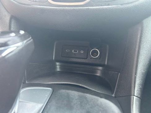 Used 2019 Chevrolet Equinox LT w/ Driver Convenience Package FWD image 27