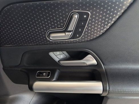 Used 2025 Mercedes-Benz GLA 250 image 30