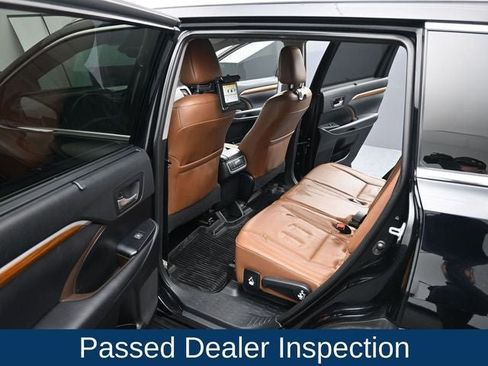 Used 2019 Toyota Highlander Limited image 17