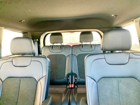 Used 2025 Jeep Grand Cherokee L Altitude image 18