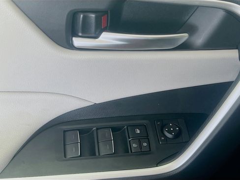 Used 2025 Toyota RAV4 XLE w/ Convenience Package image 16