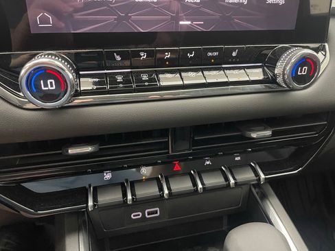 New 2025 GMC Canyon Elevation w/ Convenience Package image 25