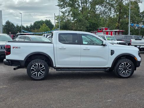 Used 2024 Ford Ranger Lariat w/ FX4 Off-Road Package AWD/4WD image 9