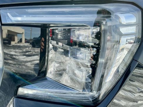 Used 2021 GMC Yukon XL AT4 w/ AT4 Premium Package image 10