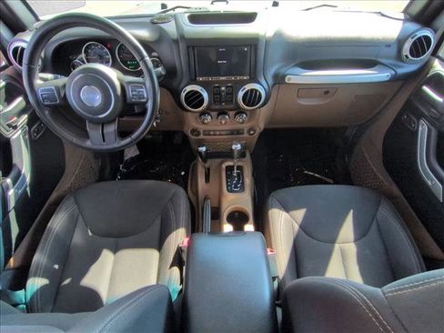 Used 2018 Jeep Wrangler Unlimited Sahara image 15