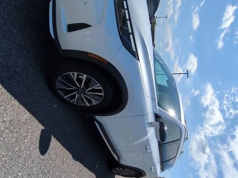 Used 2026 INFINITI QX60 Luxe w/ Cargo Package FWD image 8