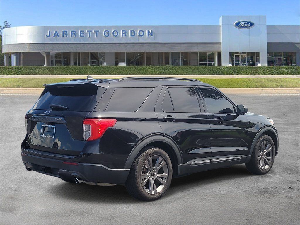 Used 2021 Ford Explorer XLT w/ Equipment Group 202A RWD image 4