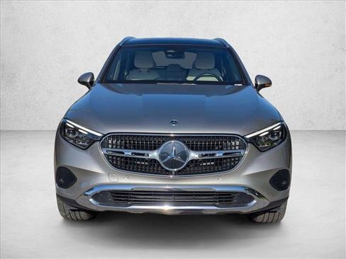 Used 2023 Mercedes-Benz GLC 300 4MATIC image 2