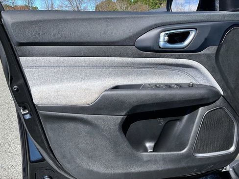 Certified 2022 Jeep Compass Latitude image 25