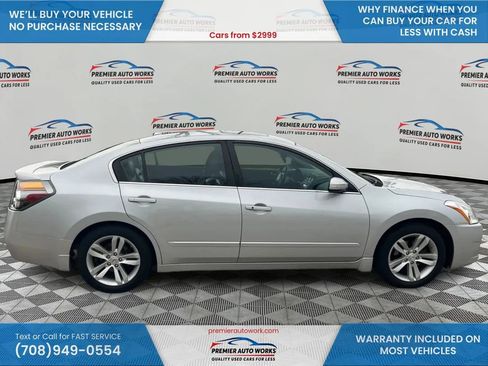 Used 2011 Nissan Altima 3.5 SR w/ 3.5SR Premium Pkg image 8