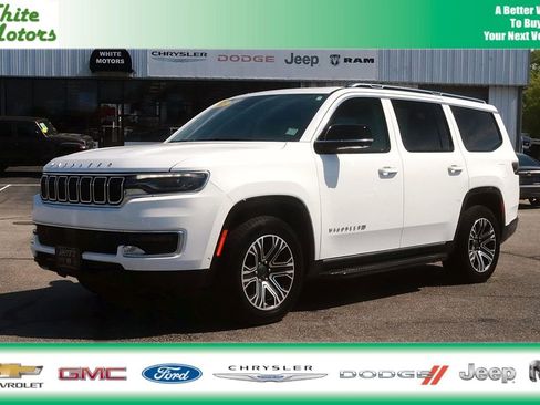 Used 2023 Jeep Wagoneer 4WD w/ Premium Group I image 1
