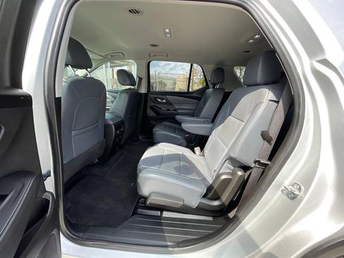 Used 2019 Chevrolet Traverse LT w/ LT Premium Package FWD image 12