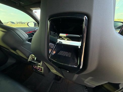 Used 2025 BMW M5 w/ Executive Package image 38