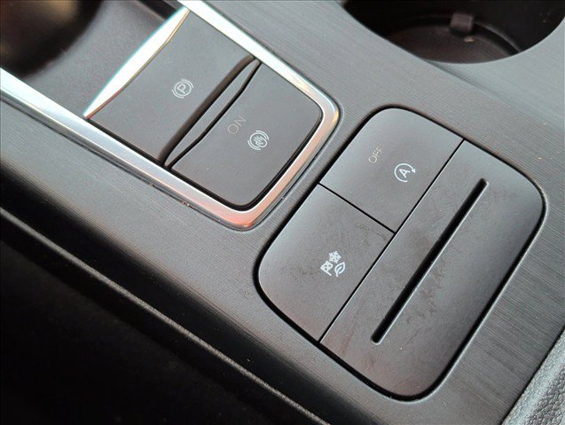 Used 2020 Ford Escape SE FWD image 18