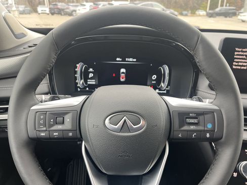 Used 2025 INFINITI QX60 Luxe w/ Vision Package image 10