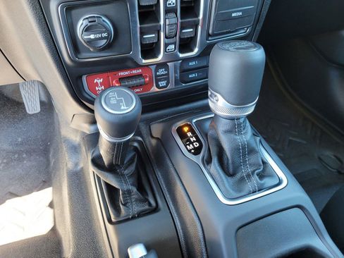 Used 2025 Jeep Wrangler Unlimited Rubicon 392 AWD/4WD image 25