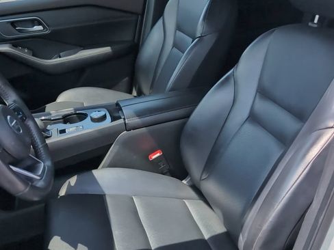 Used 2021 Nissan Rogue SV w/ Premium Package AWD/4WD image 10