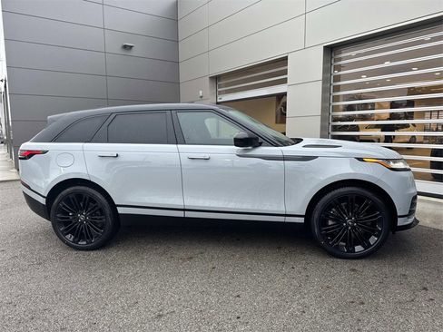 New 2026 Land Rover Range Rover Velar Dynamic SE image 8