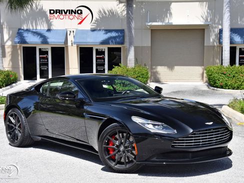 Used 2018 Aston Martin DB11 V12 image 37