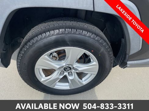 Used 2020 Toyota RAV4 XLE FWD image 11